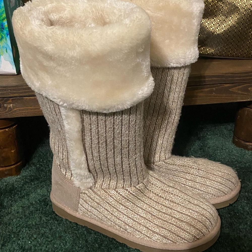 Arizona Size 6 Camel Boots